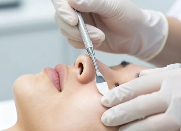Professional Skin Blemish Treatment Using Medical Spatulas