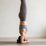 Step-by-Step Guide to Mastering the Tripod Headstand Yoga Pose